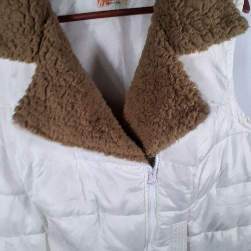 Ruff Hewn Women’s 2X Faux Fur Collar White Puffer Vest Classy Cozy - Picture 3 of 7